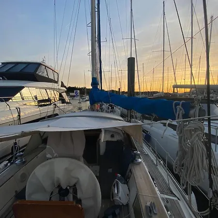 Bateau A Quai Båthotell