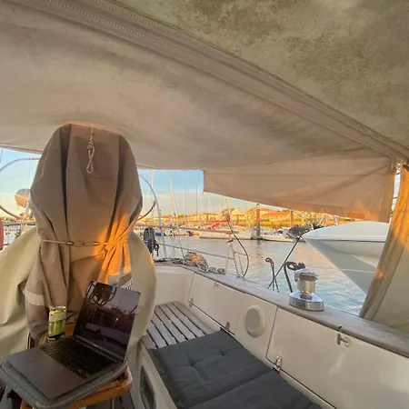 Båthotell Bateau A Quai *